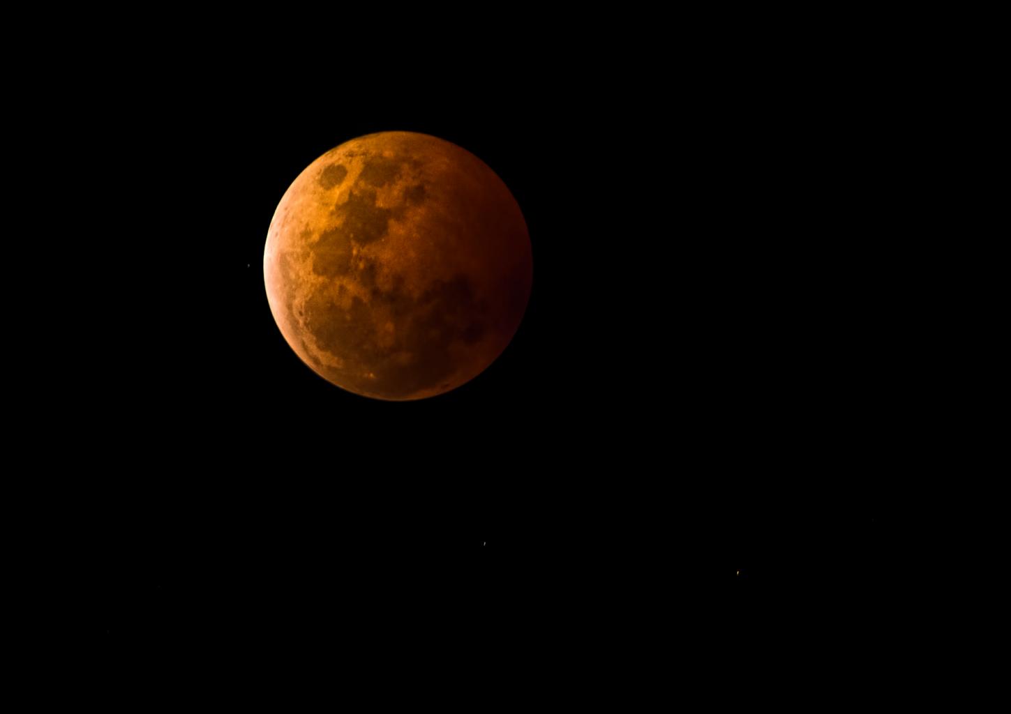 Click image for larger version

Name:	052.blood-moon.jpg
Views:	44
Size:	33.5 KB
ID:	393302