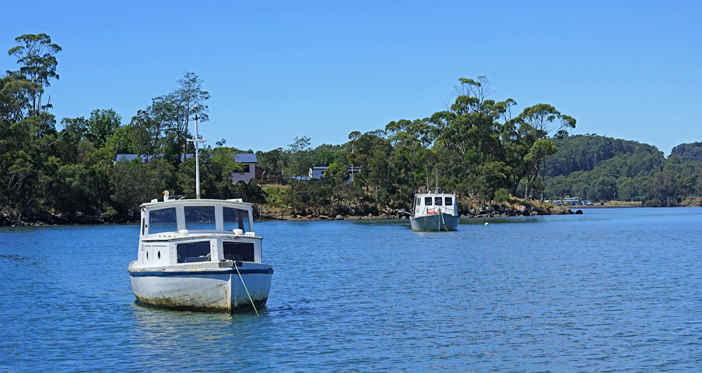 Click image for larger version

Name:	Boats resting.jpg
Views:	42
Size:	636.6 KB
ID:	403196