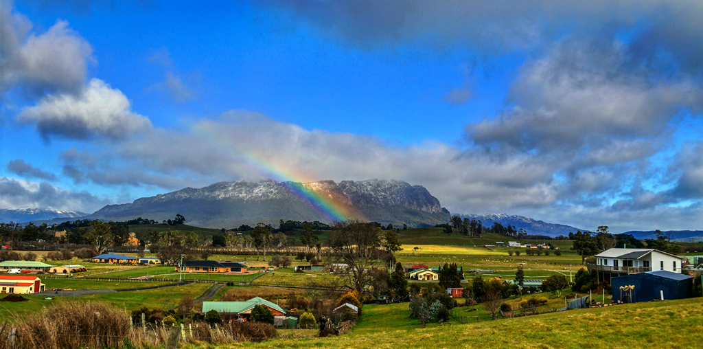 Click image for larger version

Name:	Roland and rainbow 2.jpg
Views:	19
Size:	541.7 KB
ID:	410535