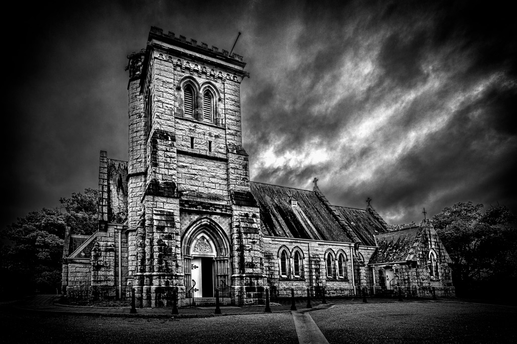 Click image for larger version

Name:	Church-b&amp;w.jpg
Views:	34
Size:	239.6 KB
ID:	416412