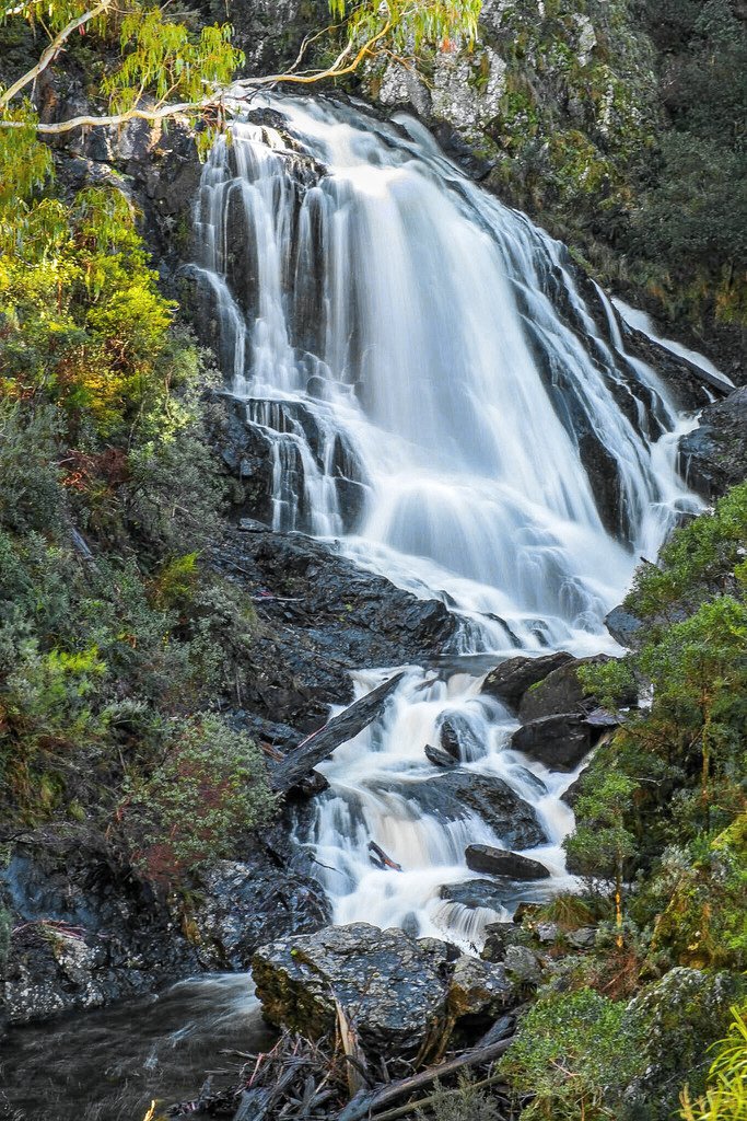 Click image for larger version

Name:	toddyh-buddong falls-E_Low_Res.jpg
Views:	49
Size:	287.5 KB
ID:	424764