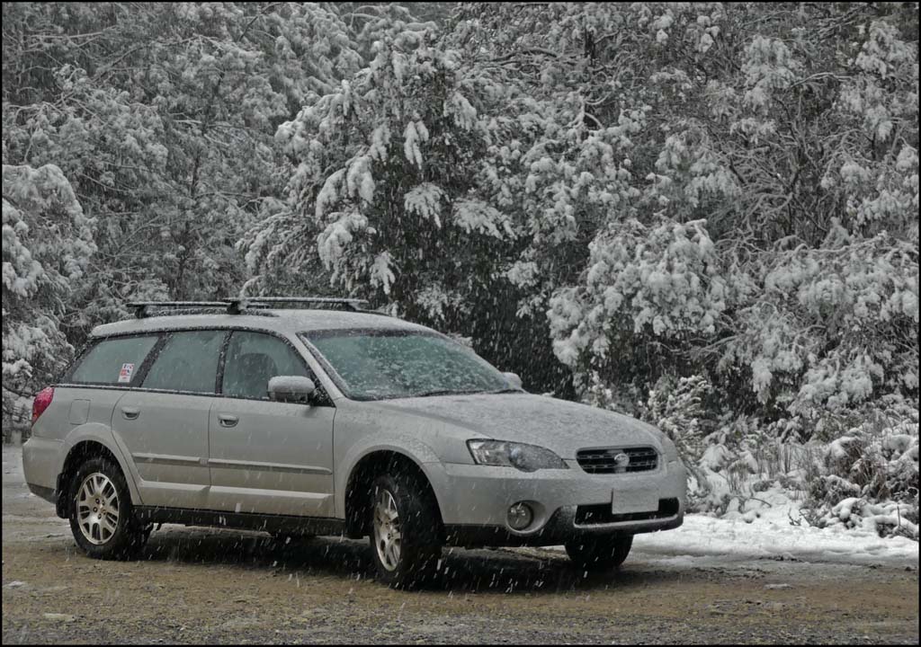 Click image for larger version

Name:	Subaru in snow.jpg
Views:	34
Size:	183.0 KB
ID:	427031