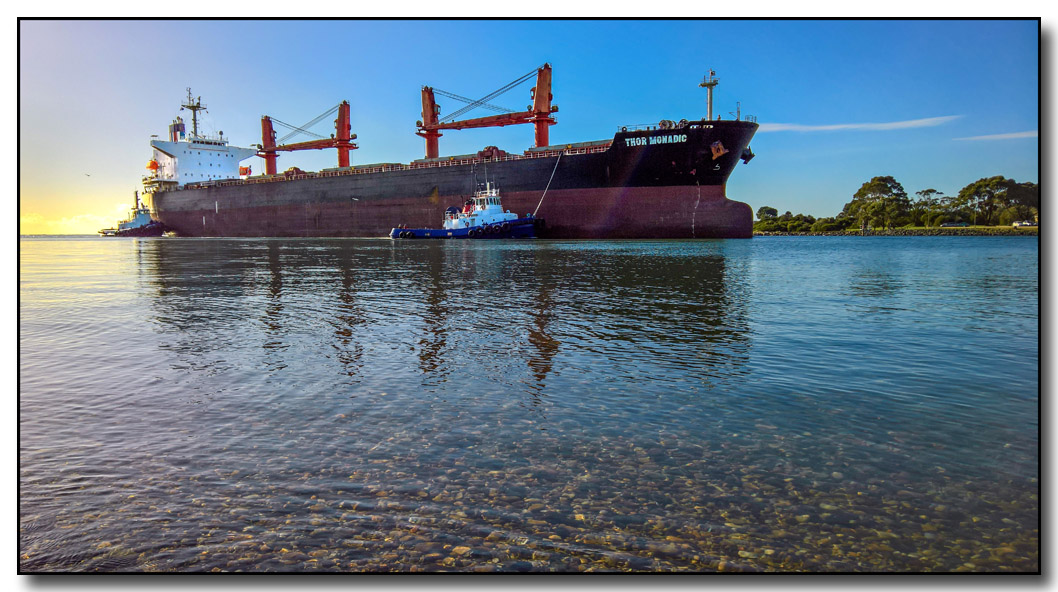 Click image for larger version

Name:	Ship 1.jpg
Views:	27
Size:	234.4 KB
ID:	442740