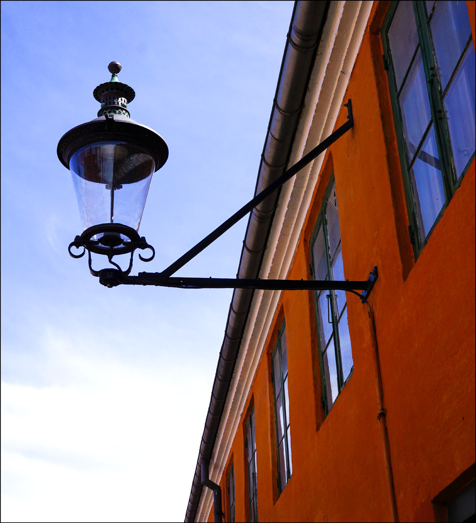 Click image for larger version

Name:	Street lamp .jpg
Views:	25
Size:	223.8 KB
ID:	443276