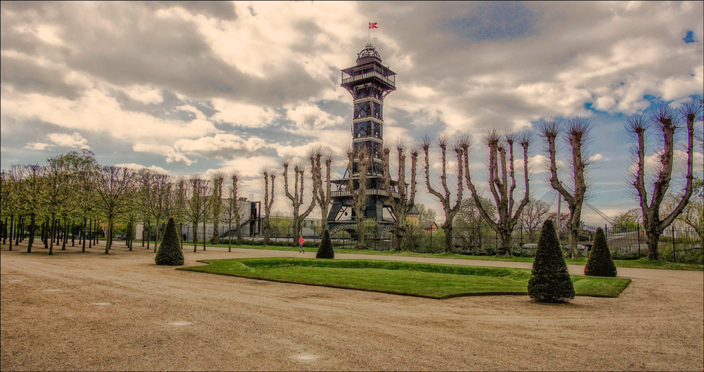 Click image for larger version

Name:	Zoo tower..jpg
Views:	31
Size:	300.9 KB
ID:	453756