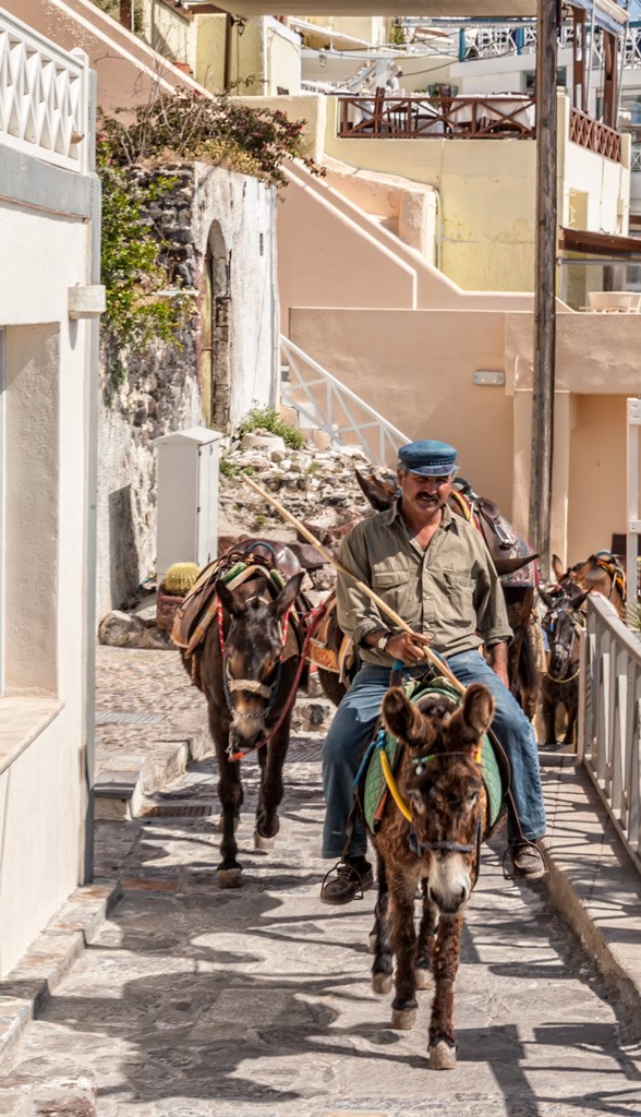 Click image for larger version

Name:	Men At Work (Santorini).jpg
Views:	77
Size:	205.5 KB
ID:	464145