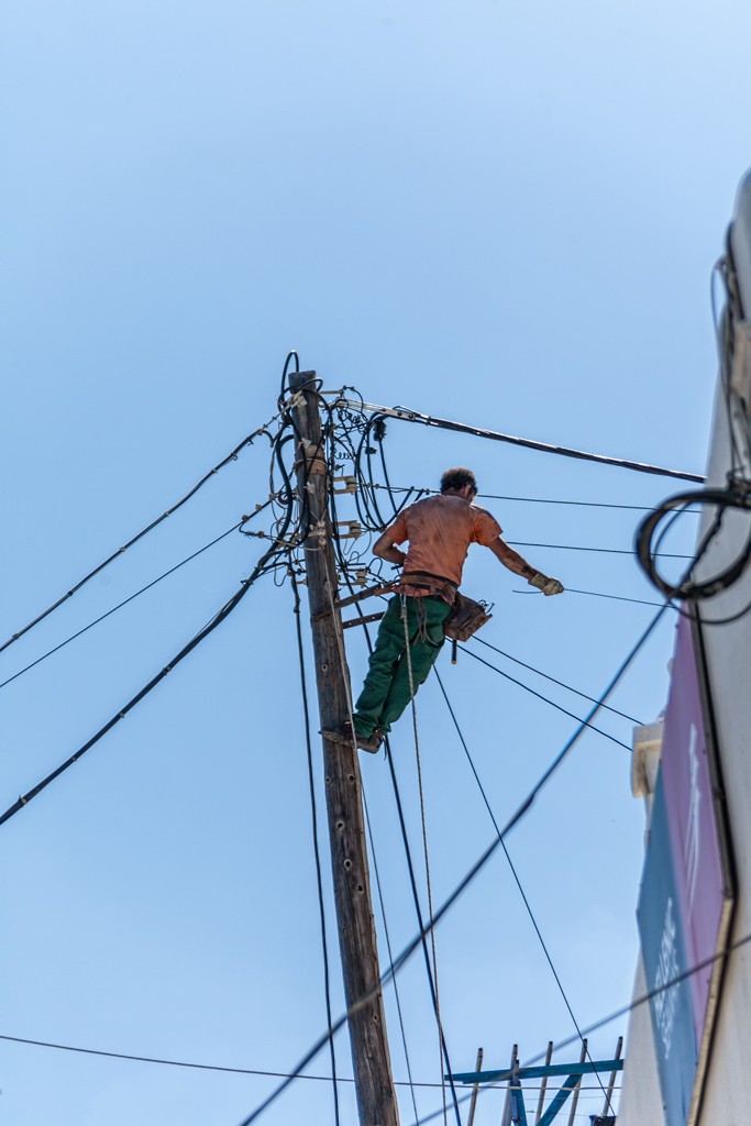 Click image for larger version

Name:	Men At Work (Mykonos).jpg
Views:	82
Size:	95.8 KB
ID:	464146