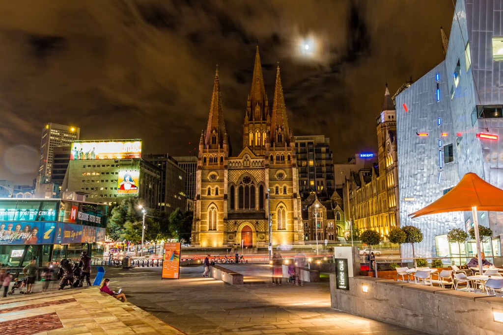 Click image for larger version

Name:	Melbourne @ Night 8.jpg
Views:	65
Size:	206.9 KB
ID:	464198