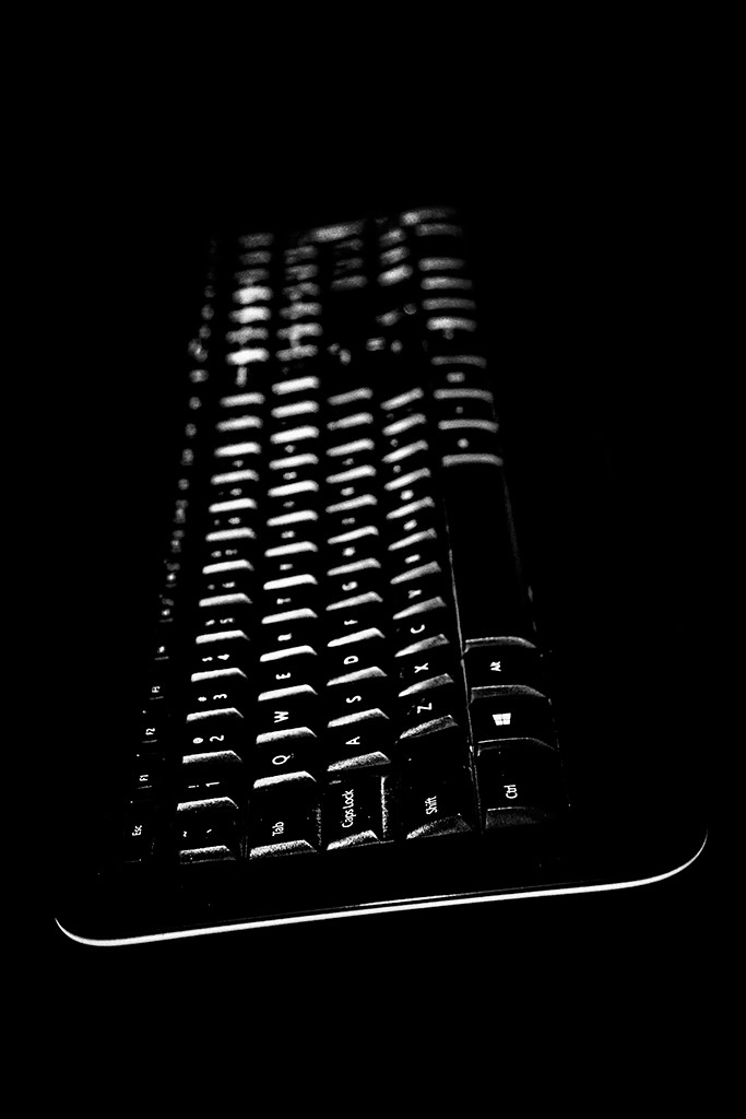 Click image for larger version  Name:	Keyboard (Pinhole).jpg Views:	1 Size:	62.6 KB ID:	464968