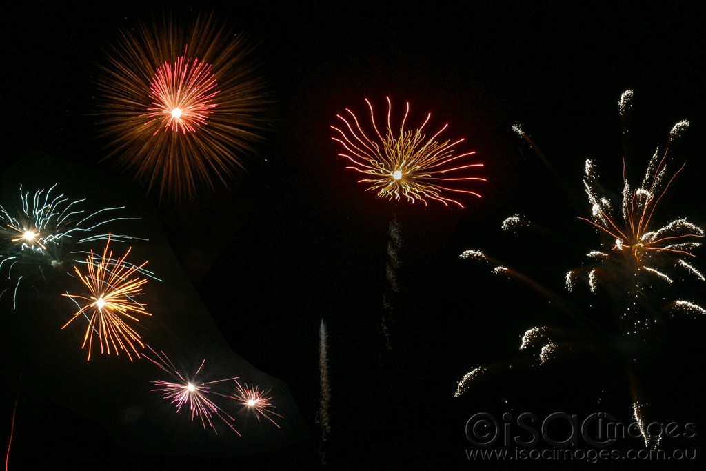 Click image for larger version

Name:	2612-Fireworks.jpg
Views:	38
Size:	138.1 KB
ID:	466055