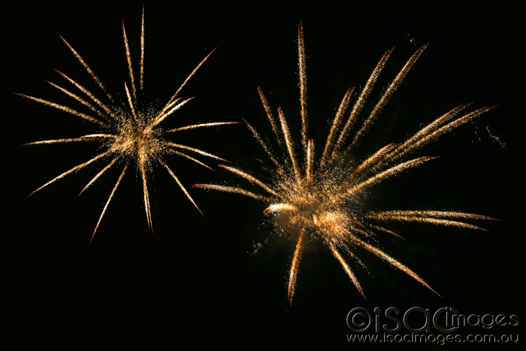 Click image for larger version

Name:	2655-Fireworks.jpg
Views:	43
Size:	128.7 KB
ID:	466056