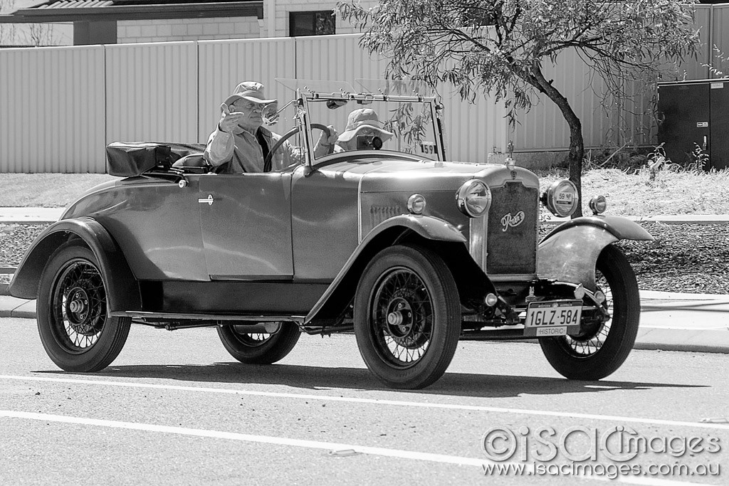 Click image for larger version

Name:	1935-Vintage_Cars-COLOURED-BW.jpg
Views:	28
Size:	250.5 KB
ID:	467995