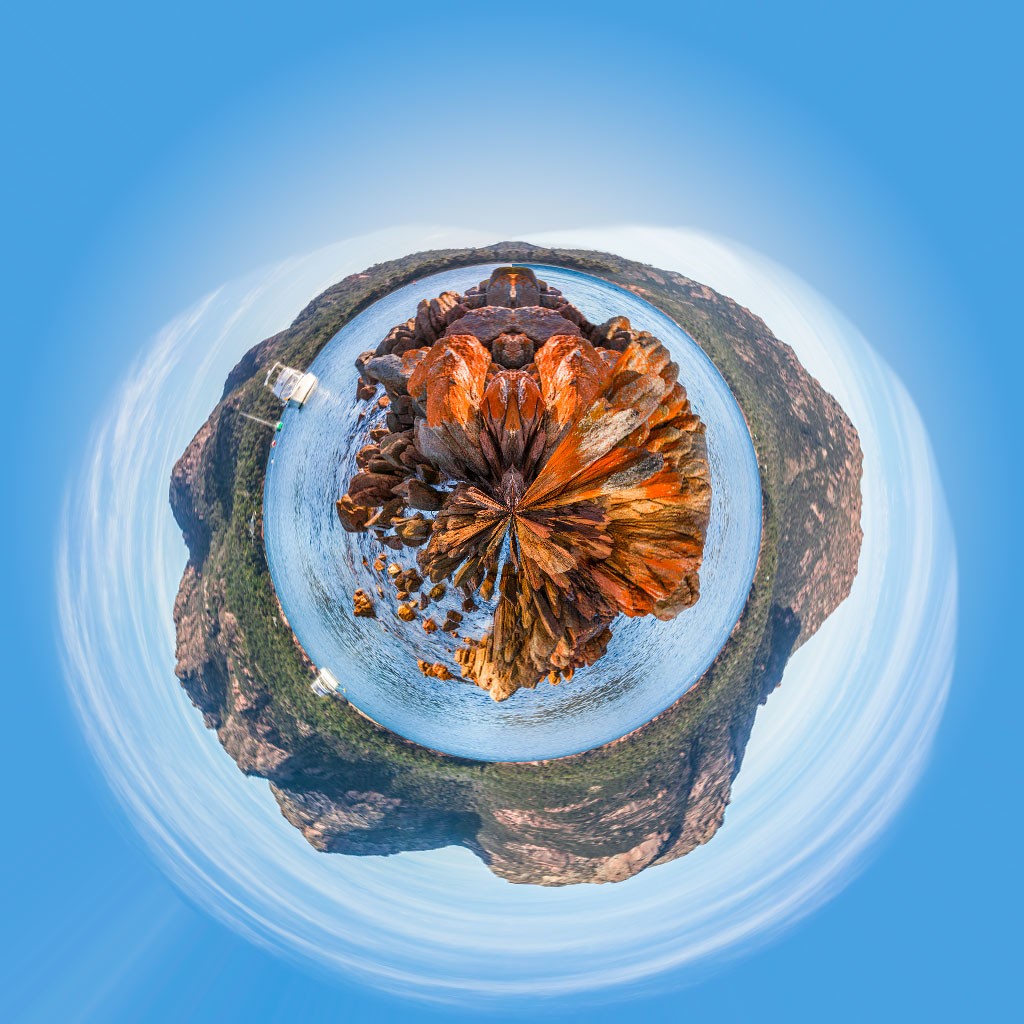 Click image for larger version

Name:	Coles Bay Little Planet 2.jpg
Views:	78
Size:	213.4 KB
ID:	468165