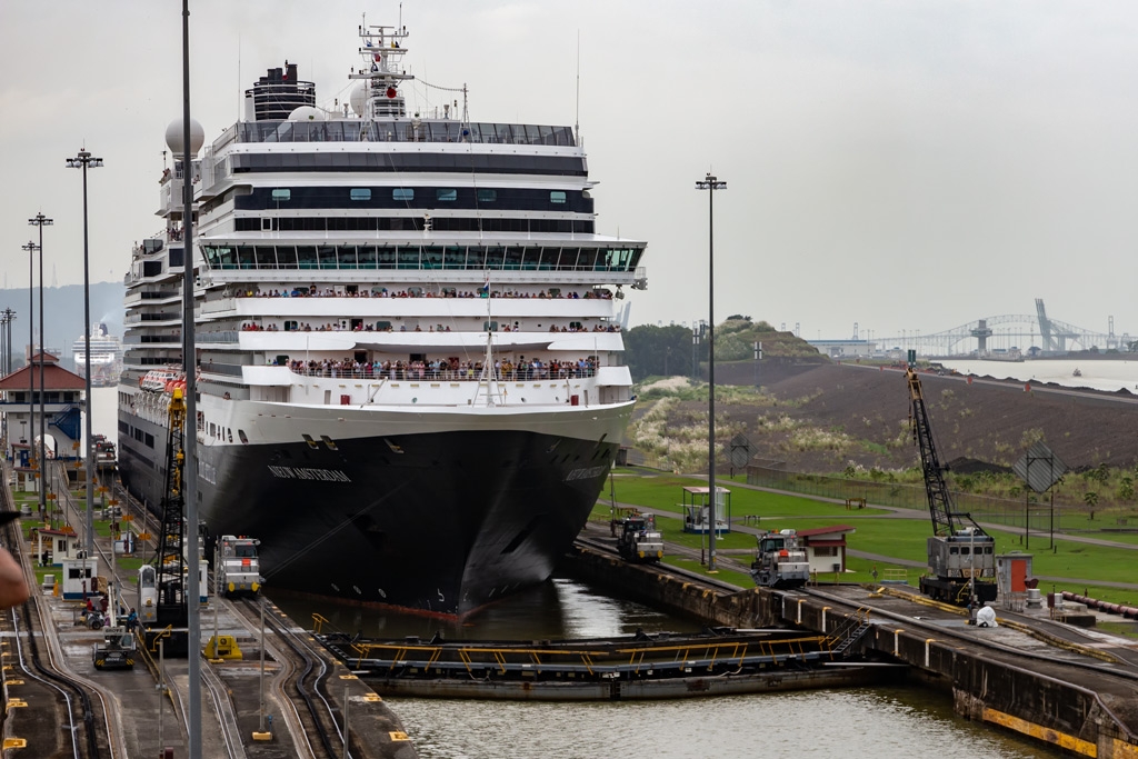 Click image for larger version

Name:	Panama Canal 189.jpg
Views:	167
Size:	445.6 KB
ID:	471180