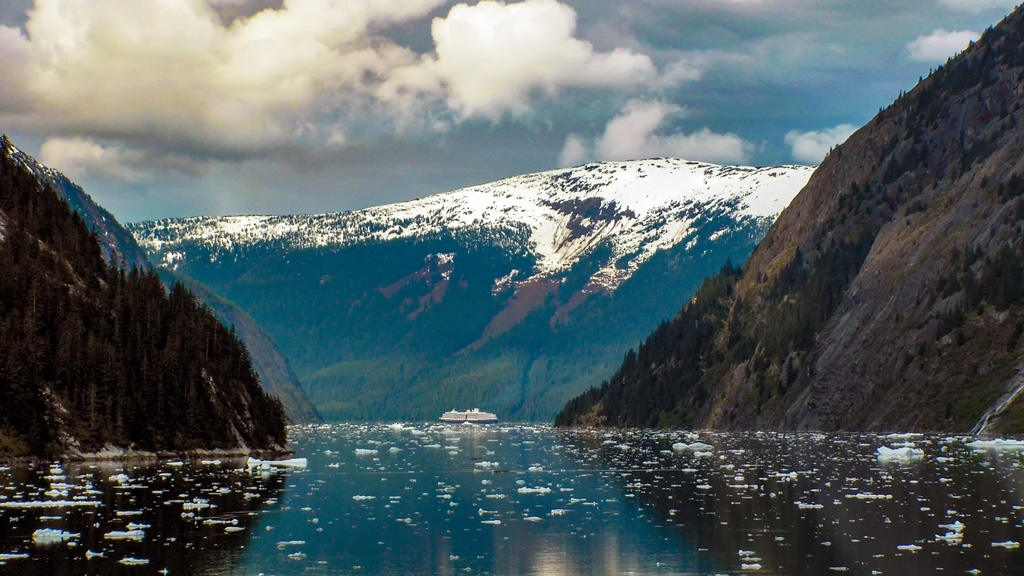 Click image for larger version

Name:	Tracy Arm 029.jpg
Views:	108
Size:	449.4 KB
ID:	471539