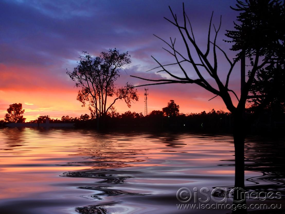 Click image for larger version

Name:	Mundaring-Sunrise-FLOOD.jpg
Views:	49
Size:	115.5 KB
ID:	477204