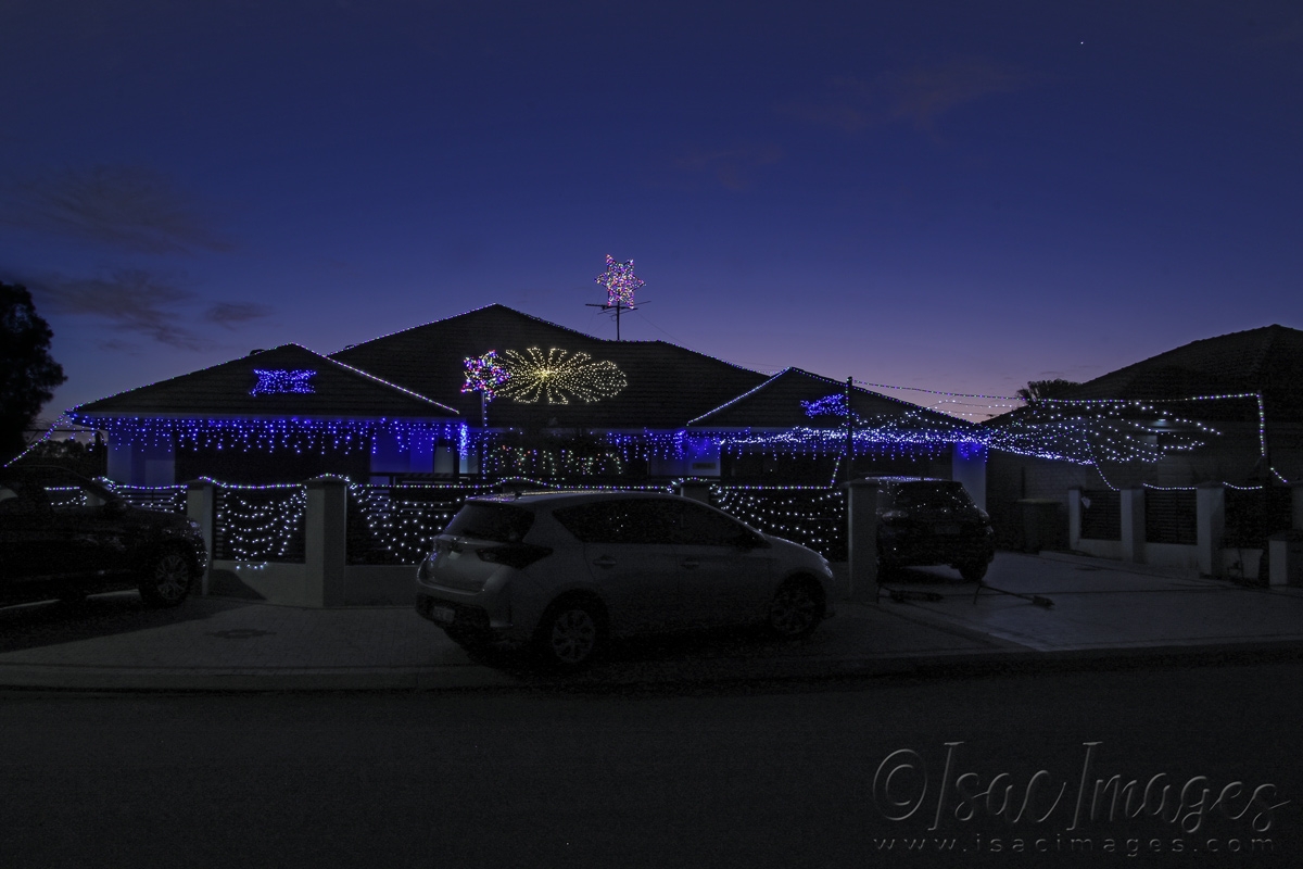 Click image for larger version

Name:	4665-Christmas_Lights.jpg
Views:	43
Size:	457.9 KB
ID:	483031