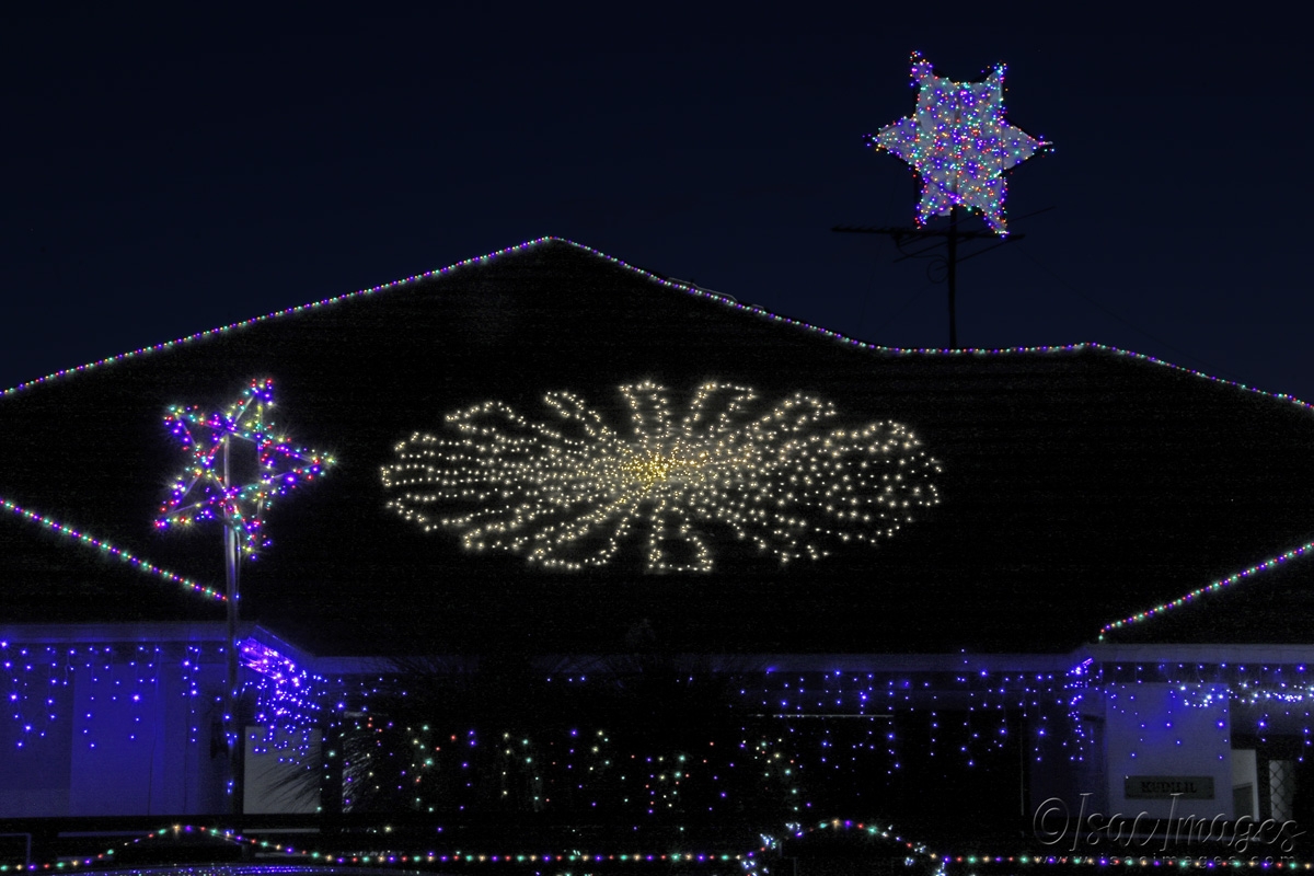 Click image for larger version

Name:	4671-Christmas_Lights.jpg
Views:	43
Size:	478.0 KB
ID:	483036