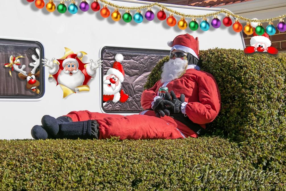 Click image for larger version

Name:	4651-Santa_On_Hedge.jpg
Views:	51
Size:	173.1 KB
ID:	483035