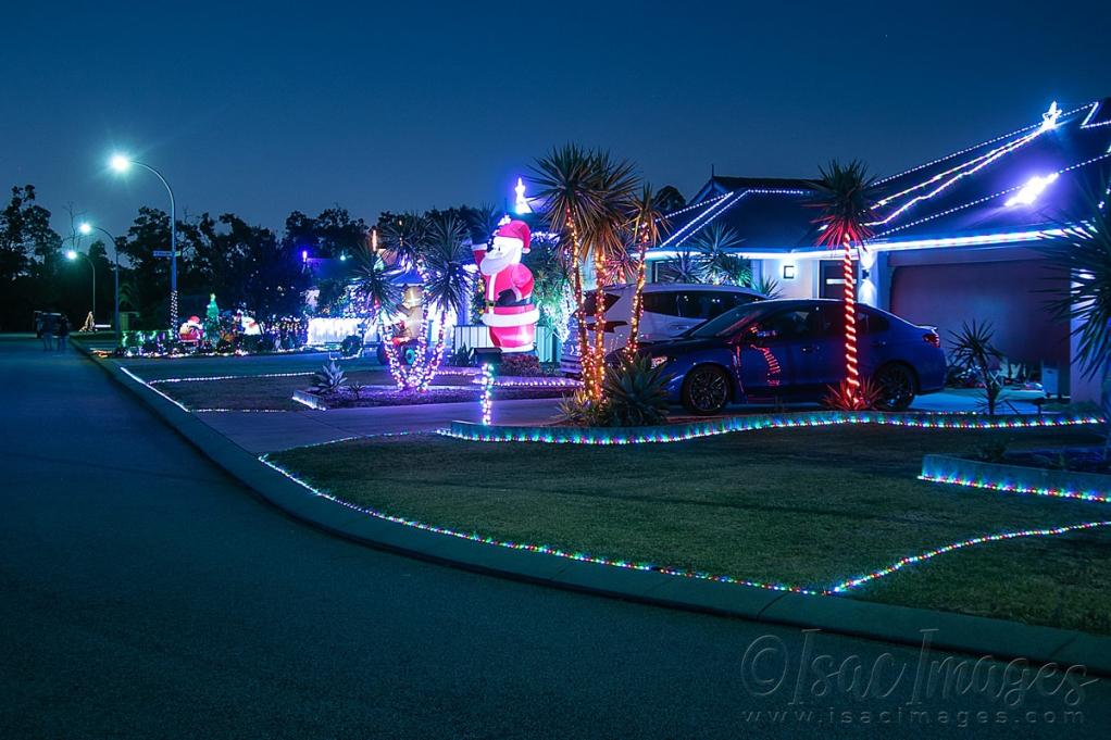 Click image for larger version

Name:	4873-Christmas_Lights.jpg
Views:	69
Size:	104.1 KB
ID:	483073