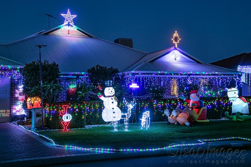 Click image for larger version

Name:	4857-Christmas_Lights.jpg
Views:	96
Size:	119.5 KB
ID:	483076