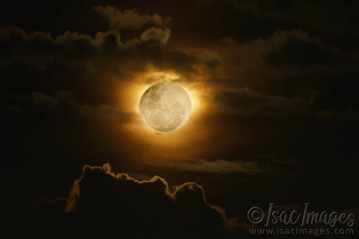 Click image for larger version

Name:	9029-Cloudy_Moon.jpg
Views:	80
Size:	370.8 KB
ID:	486315