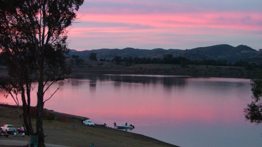 Click image for larger version

Name:	Windamere Dam sunset.jpg
Views:	45
Size:	336.8 KB
ID:	486543