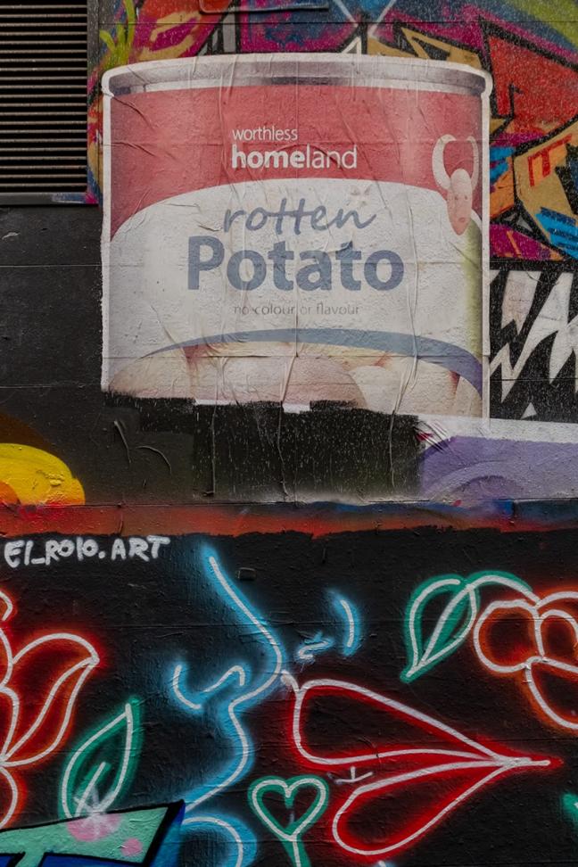 Click image for larger version

Name:	Hosier Lane 17.jpg
Views:	490
Size:	112.7 KB
ID:	481787