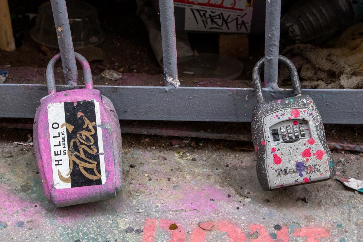 Click image for larger version

Name:	Padlocks 1.jpg
Views:	62
Size:	199.1 KB
ID:	494570