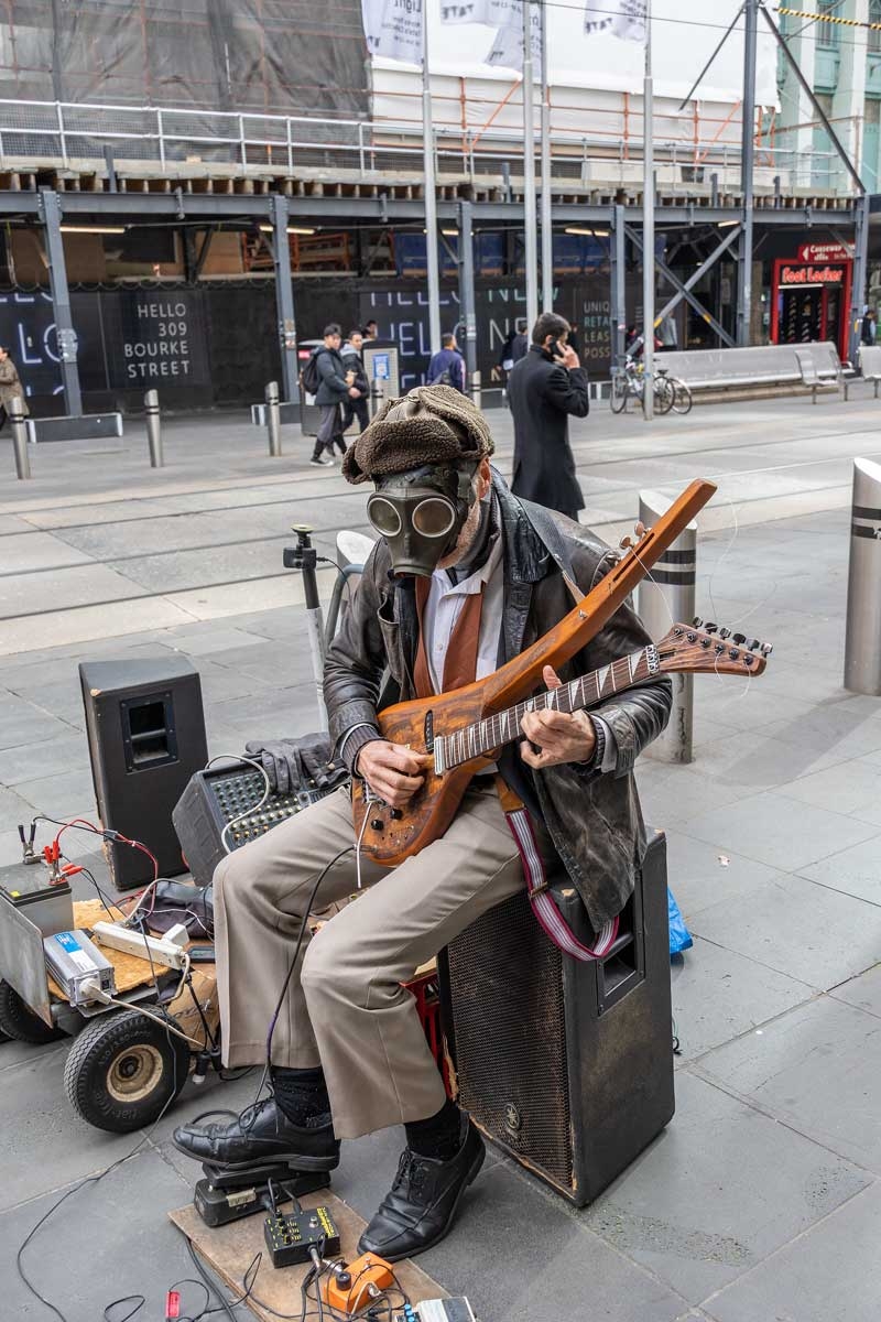 Click image for larger version

Name:	Busker.jpg
Views:	107
Size:	451.8 KB
ID:	488363
