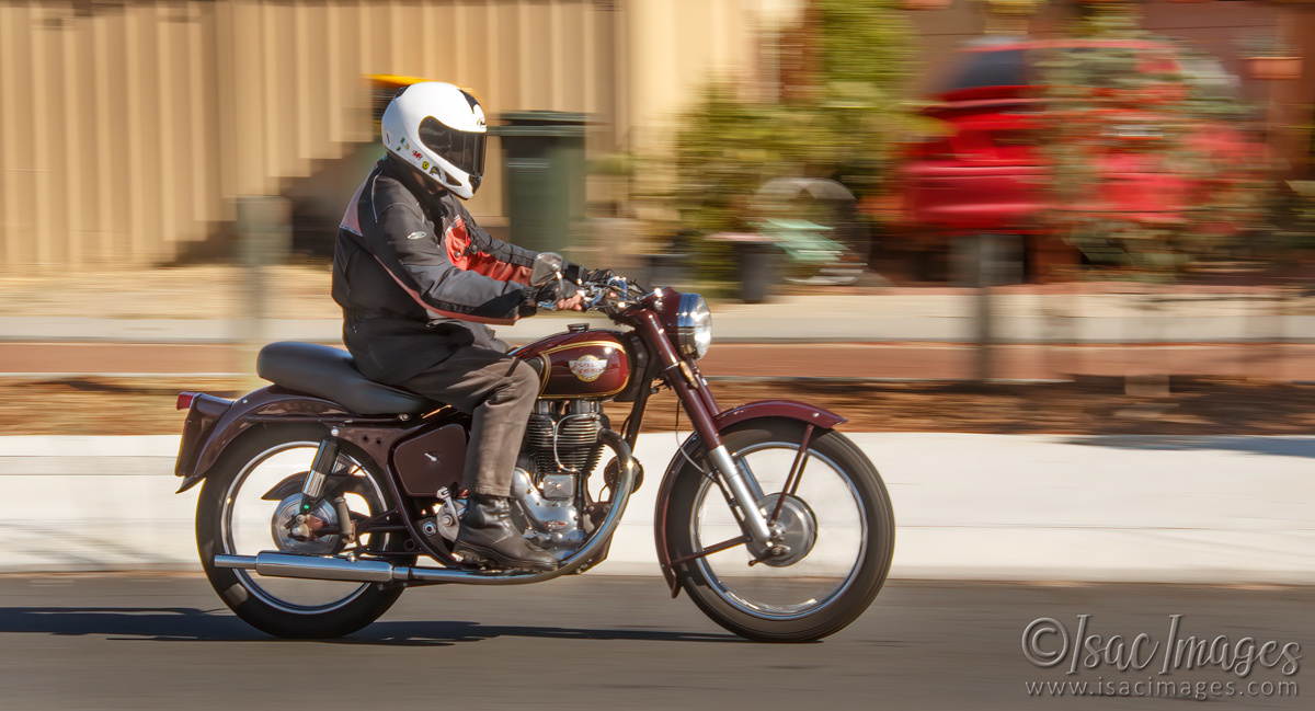 Click image for larger version

Name:	9325-Old_Motorcycle_Panning.jpg
Views:	80
Size:	287.5 KB
ID:	498735