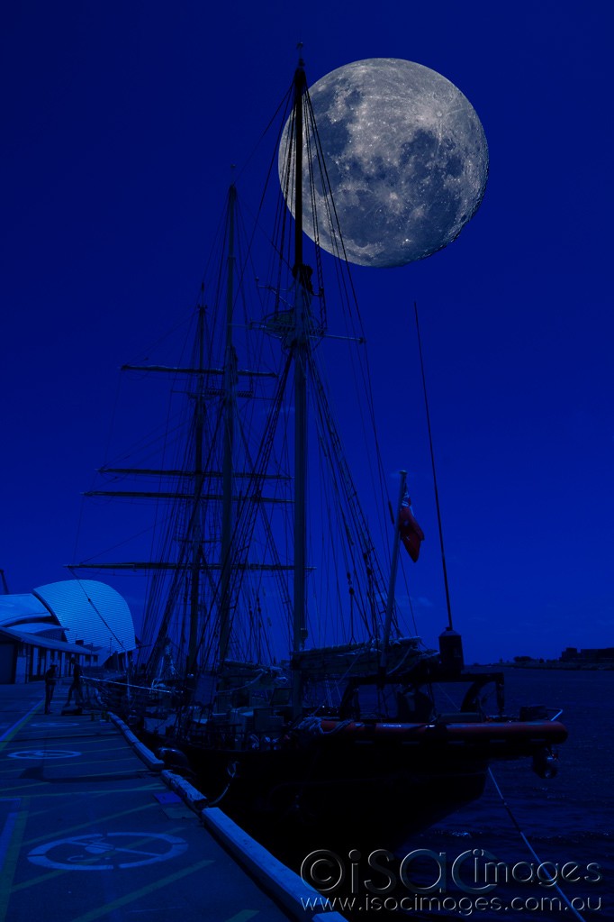 Click image for larger version  Name:	4283-Boat_Moon.jpg Views:	0 Size:	102.1 KB ID:	468813