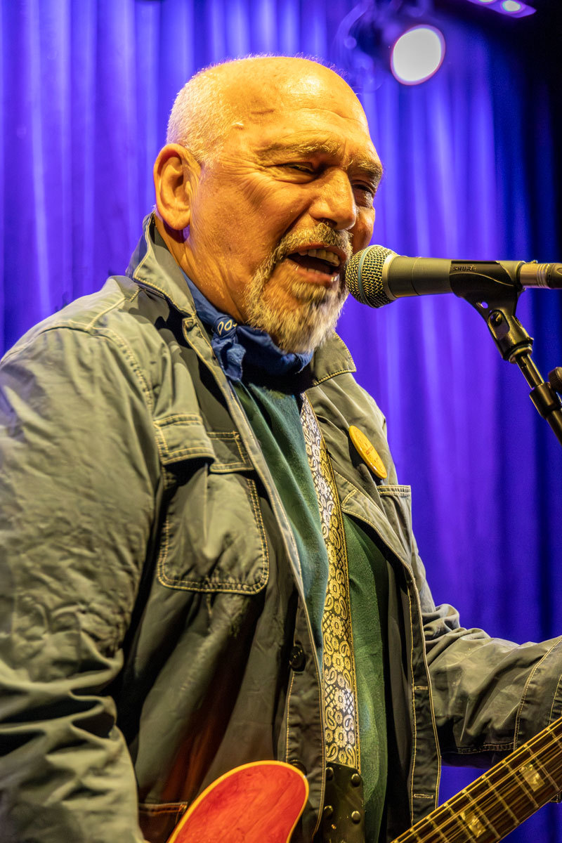 Click image for larger version

Name:	Black Sorrows 14.jpg
Views:	55
Size:	245.0 KB
ID:	501184