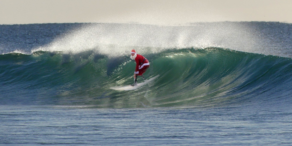 Click image for larger version

Name:	Santa-Surfing.jpg
Views:	74
Size:	351.7 KB
ID:	483180