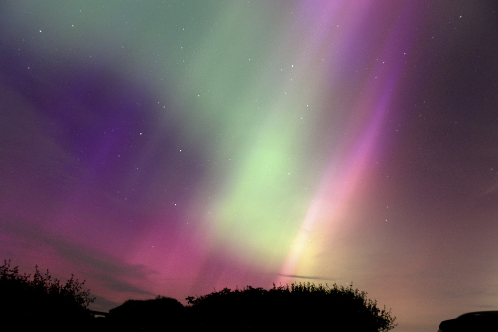 Click image for larger version

Name:	Aurora2.jpg
Views:	46
Size:	300.4 KB
ID:	508003