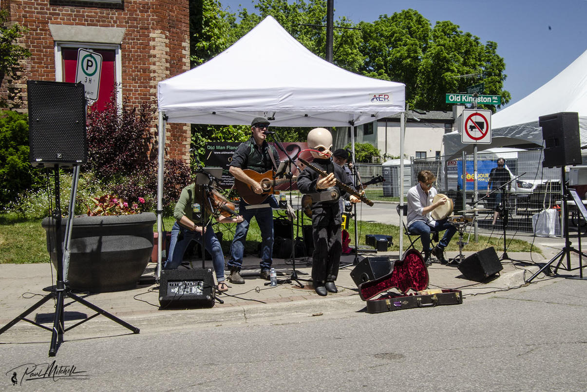 Click image for larger version

Name:	DSC_0318Bassoonist In Village EgoLR.jpg
Views:	53
Size:	280.7 KB
ID:	508484