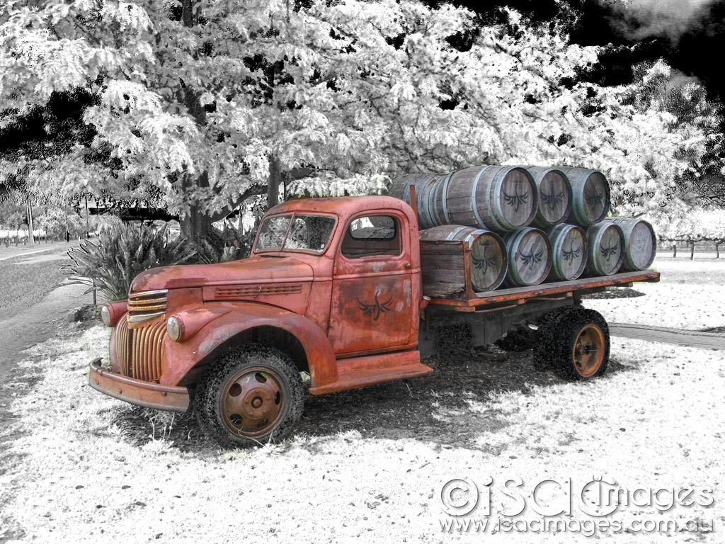 Click image for larger version  Name:	PB070076-Swan-Valley-Winery-Truck.jpg Views:	1 Size:	307.7 KB ID:	461131