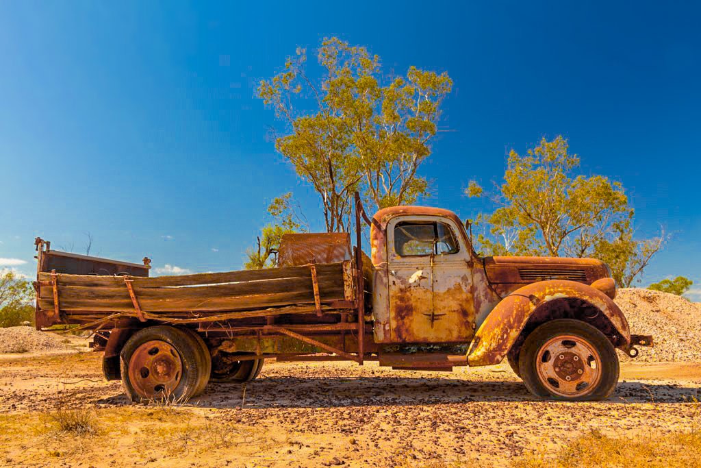 Click image for larger version

Name:	Old-Truck-0-Eb.jpg
Views:	76
Size:	206.0 KB
ID:	461159