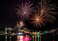 Click image for larger version

Name:	025--Easter-fireworks.jpg
Views:	78
Size:	243.0 KB
ID:	377631